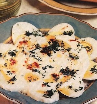 Yoğurtlu Yumurta Salatası (4 Kişilik) tarifi