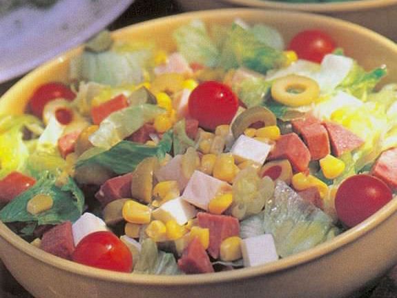 Keyifli Salata tarifi