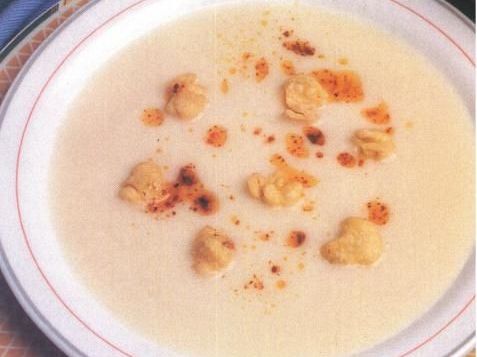 Yoğurtlu Tutmaç Çorbası (6 Kişilik) tarifi
