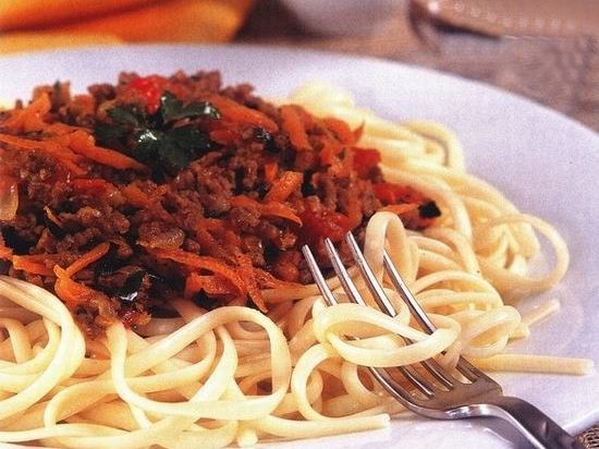 Kıymalı Spagetti (6 Kişilik) tarifi