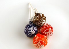 200 kalori of Tootsie Pops