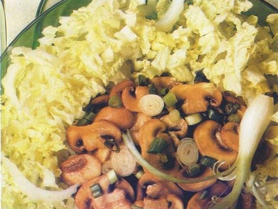 Çin Lahanası Salatası (4 Kişilik) tarifi