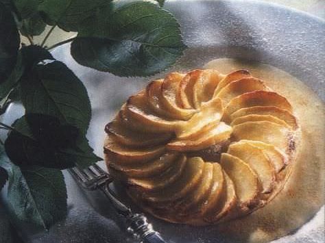 Elmalı Milföy Pasta (4 Kişilik) tarifi
