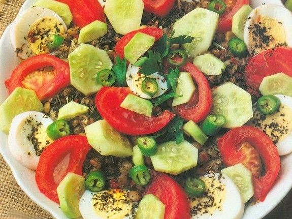 İç Açıcı Mercimek Salatası (4 Kişilik) tarifi